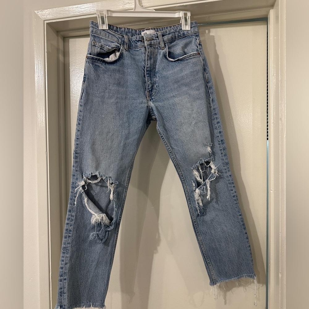 ZARA - Light washed, ripped high waisted jeans - Size 4